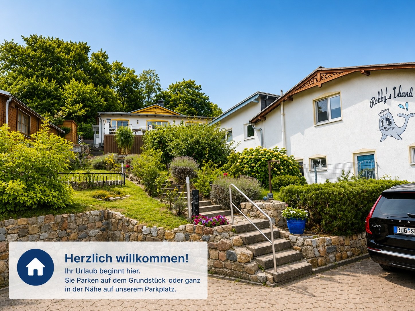 Grundstück mit Parkplatz · Ferienwohnung Tintenfisch